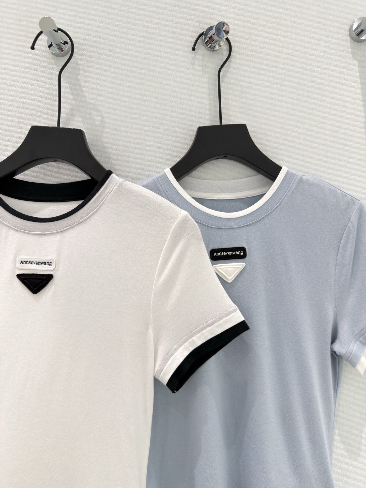 Women's short sleeves